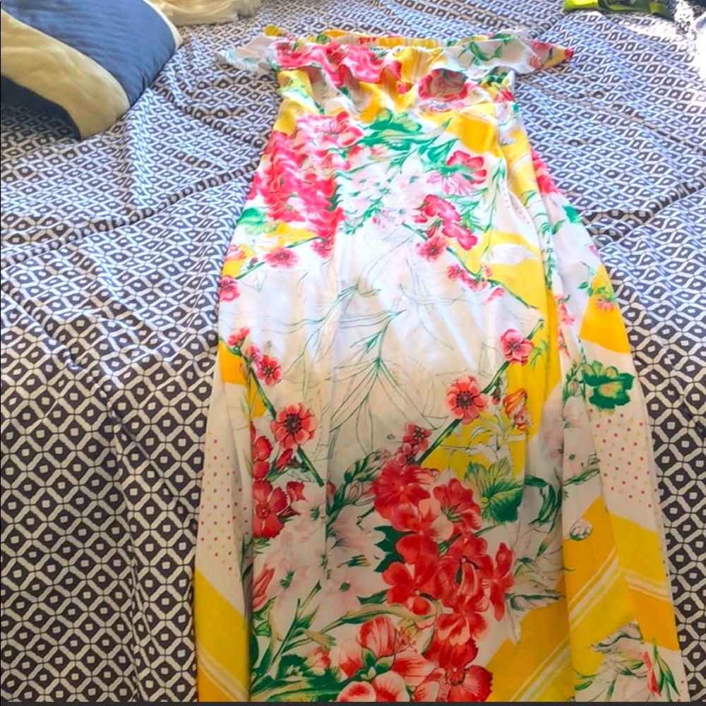 Maxi dress. Medium.